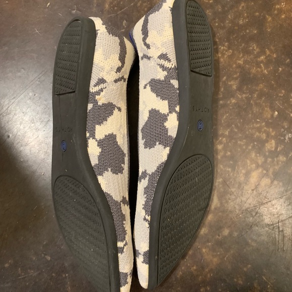 SOLD SOLD SOLD Rothy’s Point Camo - Picture 4 of 5